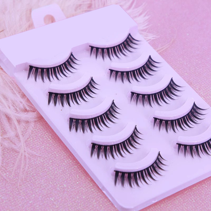 Eyelash Extension Japanese Style - Cílios Postiços Estilo Japonês Feitos à